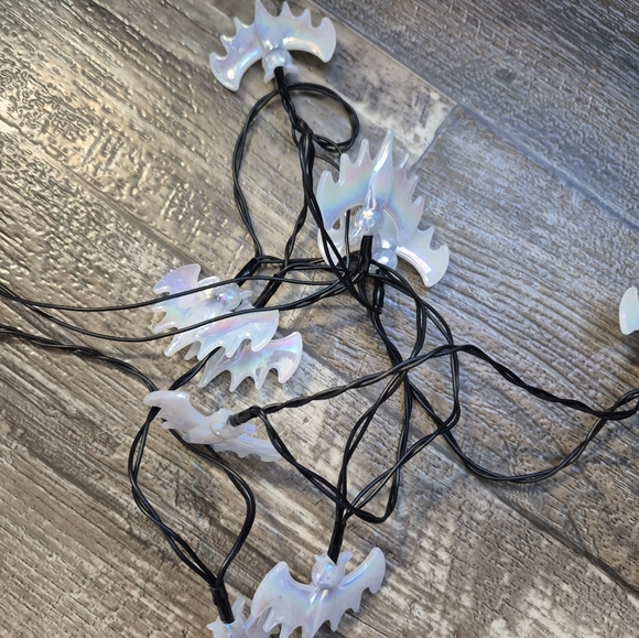 Spirit Halloween LED Bats String Lights Goth Bat Party Lights Purple - Picture 10 of 12